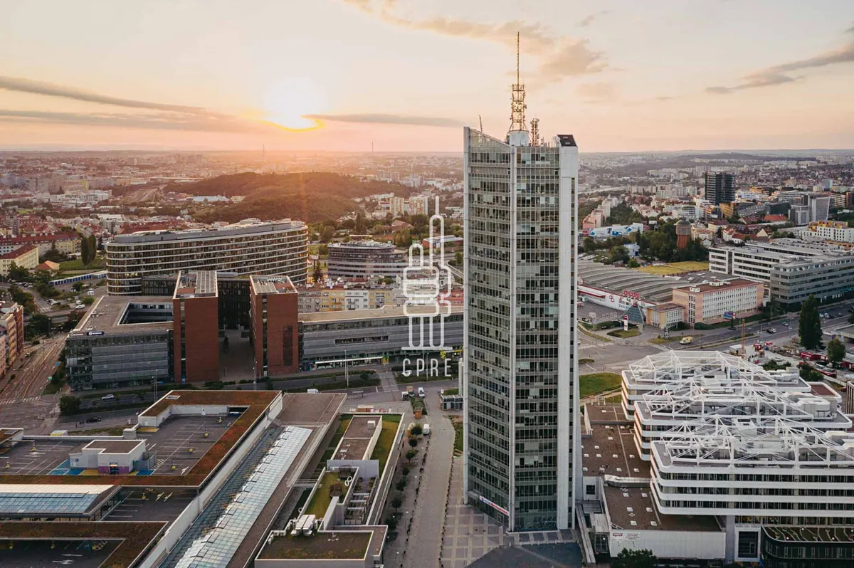 Pronájem kanceláře 340 m²